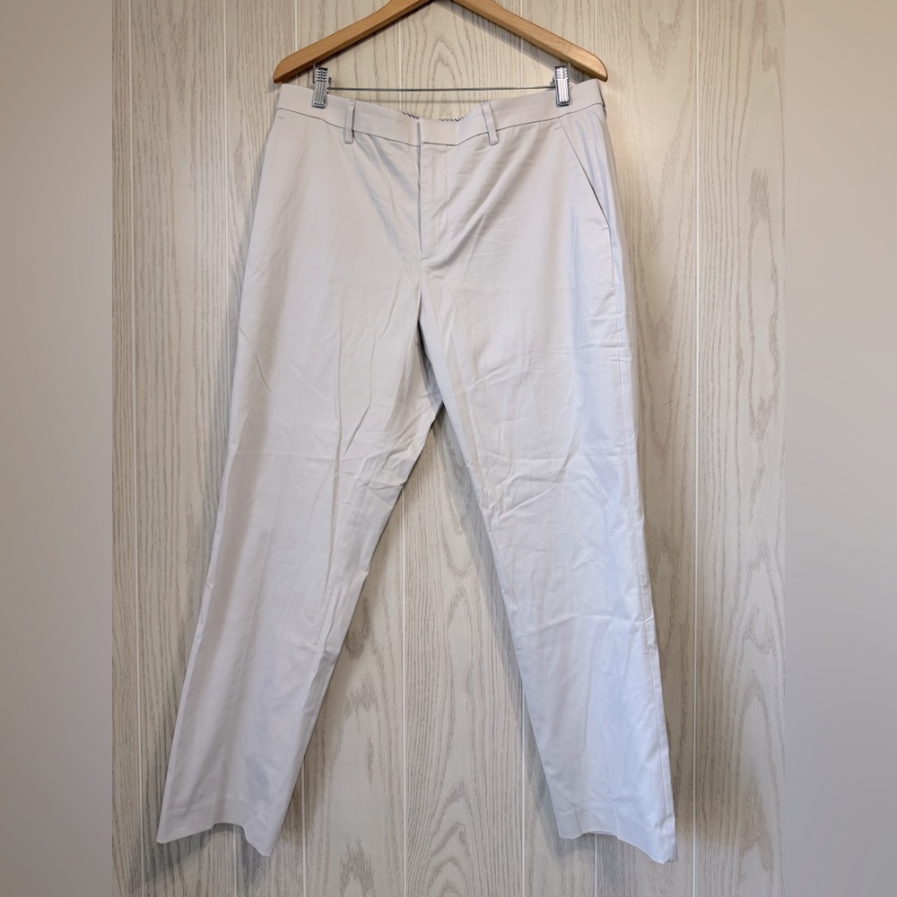 Express Performance Stretch + Easy Care Light Greige Slim 34x30 Pants NWOT